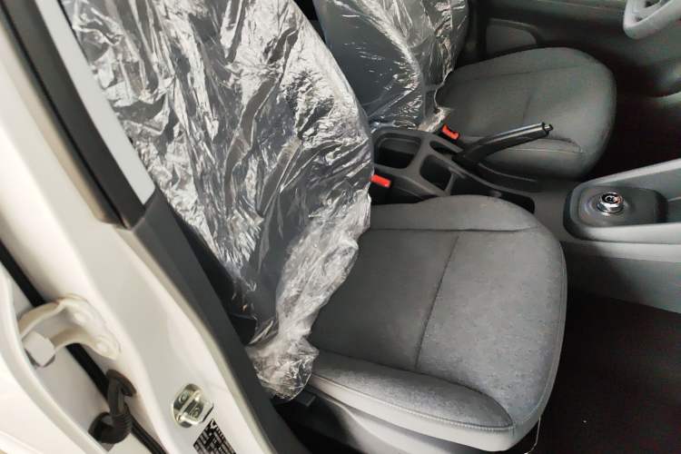 Used Wuling Hongguang New Energy 2024 All-Electric Model 300KM Practical Version Right Front Seat