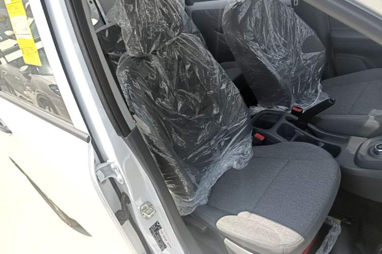 Used Wuling Hongguang New Energy 2024 All-Electric Model 300KM Standard Version Right Front Seat