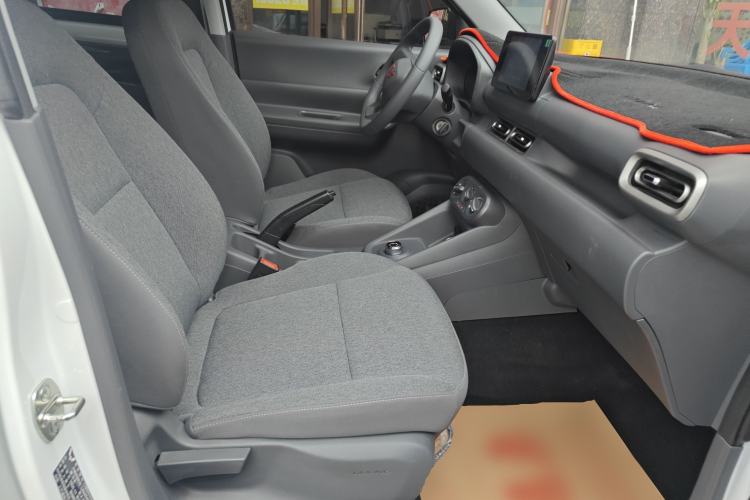Used Wuling Hongguang New Energy 2024 All-Electric Model 300KM Standard Version Right Front Seat