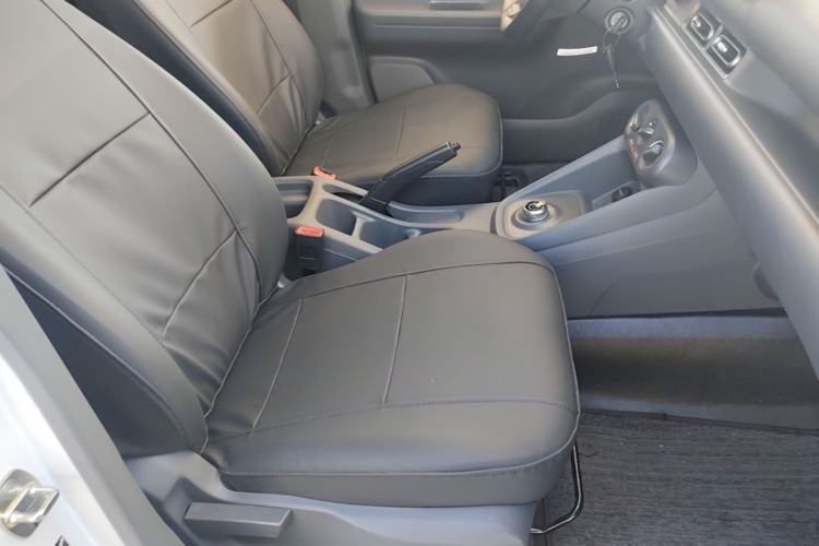 Used Wuling Hongguang New Energy 2024 All-Electric Model 300KM Standard Version Right Front Seat