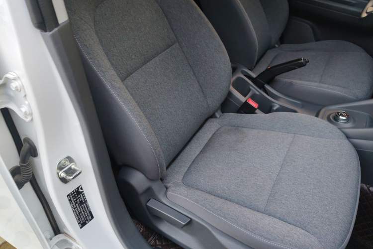 Used Wuling Hongguang New Energy 2024 All-Electric Model 300KM Standard Version Right Front Seat