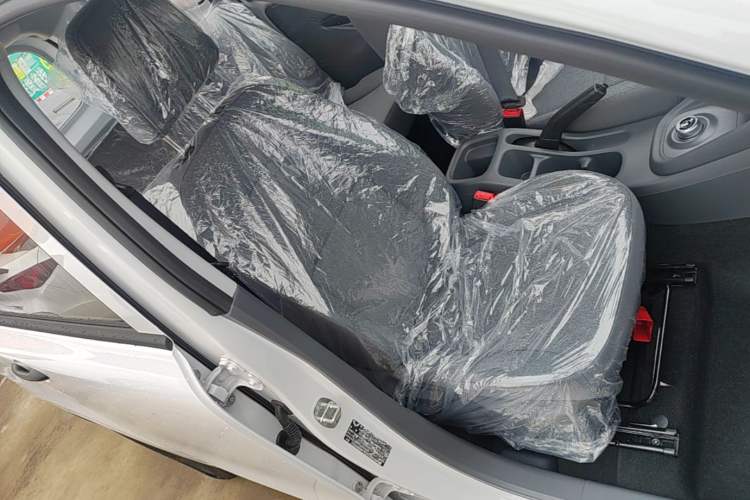 Used Wuling Hongguang New Energy 2024 All-Electric Model 300KM Practical Version Right Front Seat