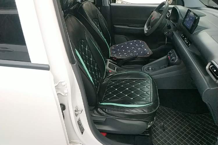 Used Wuling Hongguang New Energy 2024 All-Electric Model 300KM Standard Version Right Front Seat