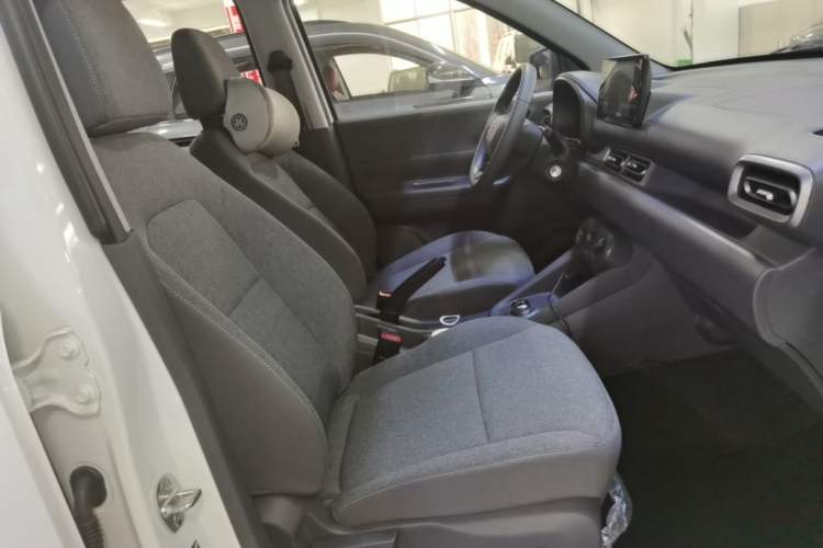 Used Wuling Hongguang New Energy 2024 All-Electric Model 300KM Standard Version Right Front Seat