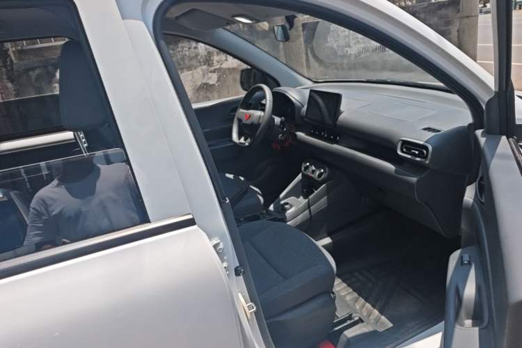 Used Wuling Hongguang New Energy 2024 All-Electric Model 300KM Practical Version Right Front Seat