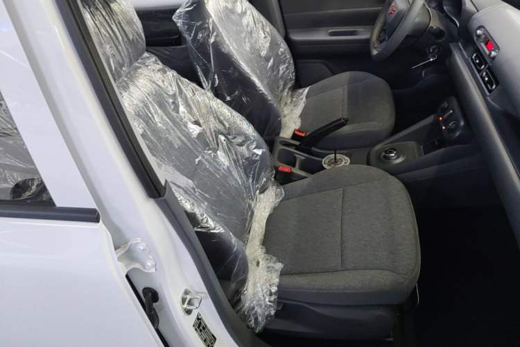 Used Wuling Hongguang New Energy 2024 All-Electric Model 300KM Practical Version Right Front Seat