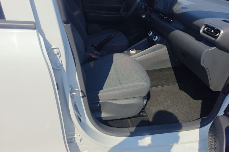 Used Wuling Hongguang New Energy 2024 All-Electric Model 300KM Practical Version Right Front Seat