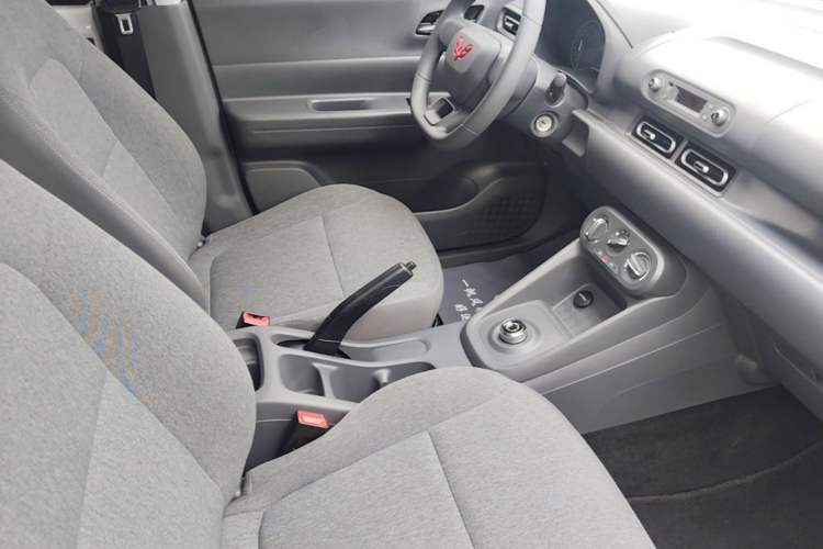 Used Wuling Hongguang New Energy 2024 All-Electric Model 300KM Practical Version Right Front Seat