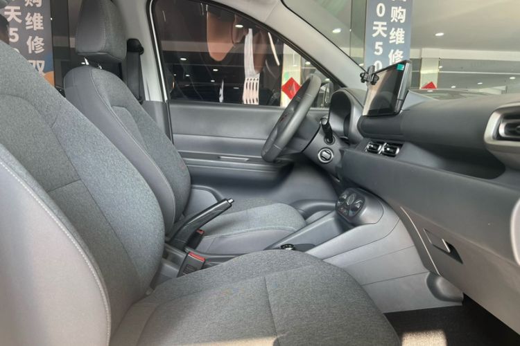 Used Wuling Hongguang New Energy 2024 All-Electric Model 300KM Standard Version Right Front Seat