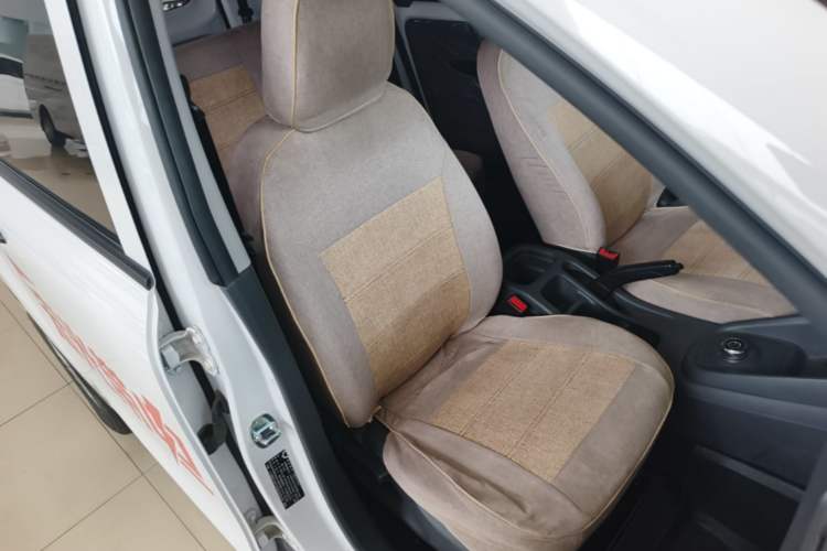 Used Wuling Hongguang New Energy 2024 All-Electric Model 300KM Standard Version Right Front Seat