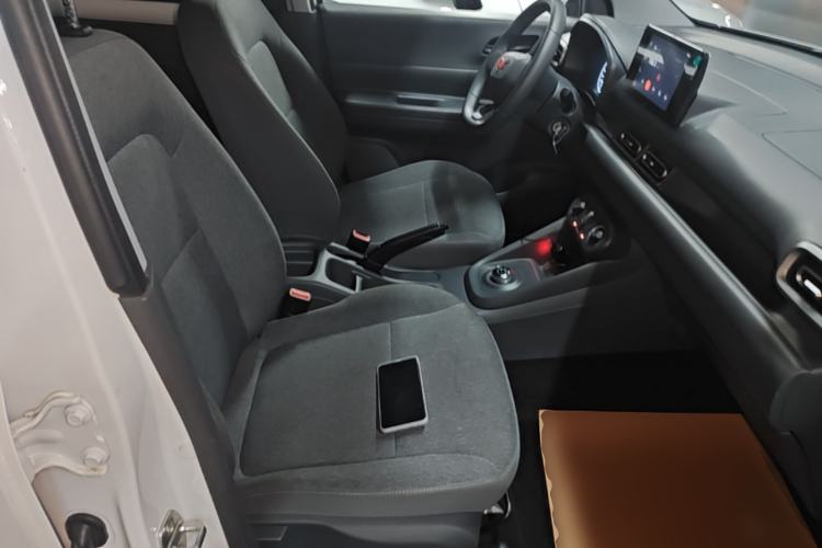 Used Wuling Hongguang New Energy 2024 All-Electric Model 300KM Standard Version Right Front Seat