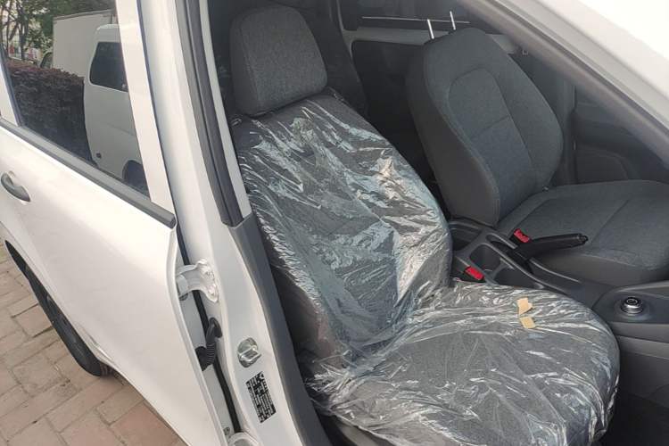 Used Wuling Hongguang New Energy 2024 All-Electric Model 300KM Standard Version Right Front Seat