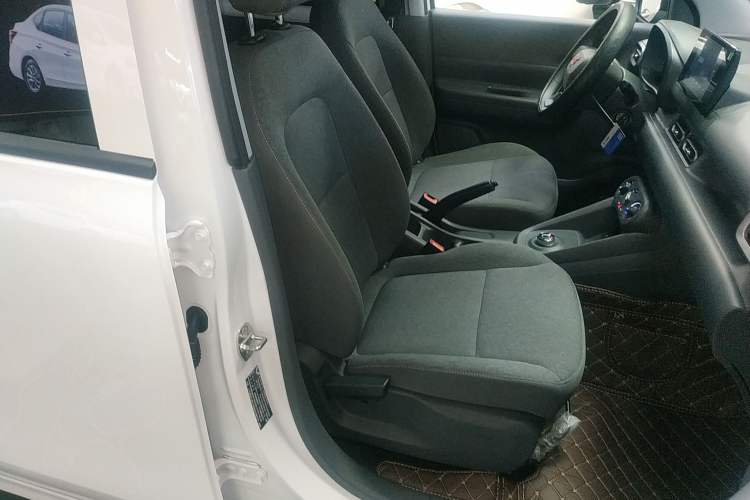 Used Wuling Hongguang New Energy 2024 All-Electric Model 300KM Standard Version Right Front Seat