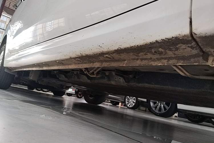 Used Wuling Hongguang New Energy 2024 All-Electric Model 300KM Standard Version Right Side Sill