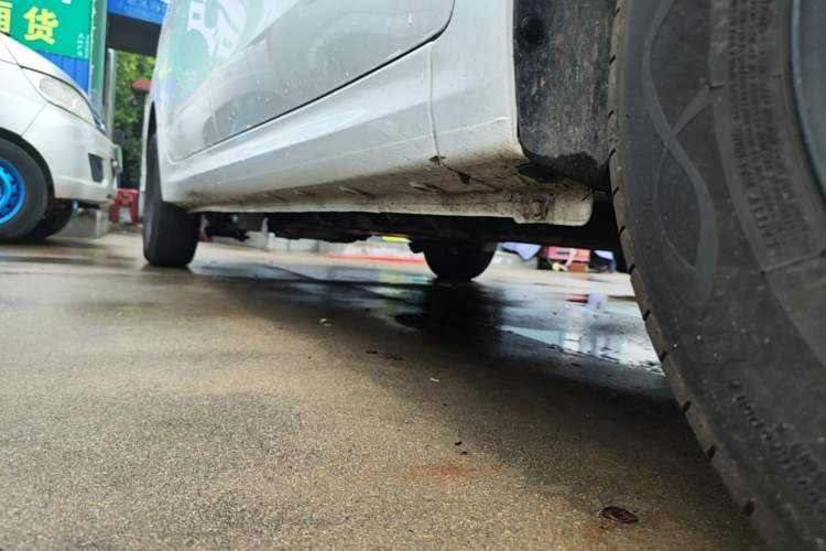 Used Wuling Hongguang New Energy 2024 All-Electric Model 300KM Practical Version Right Side Sill