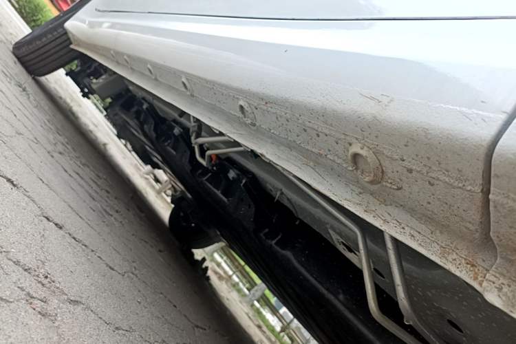 Used Wuling Hongguang New Energy 2024 All-Electric Model 300KM Standard Version Right Side Sill