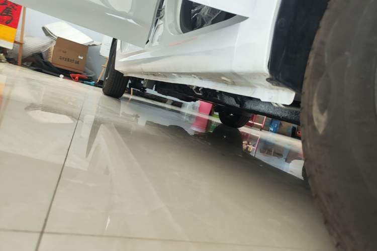 Used Wuling Hongguang New Energy 2024 All-Electric Model 300KM Standard Version Right Side Sill