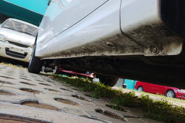 Used Wuling Hongguang New Energy 2024 All-Electric Model 300KM Standard Version Right Side Sill