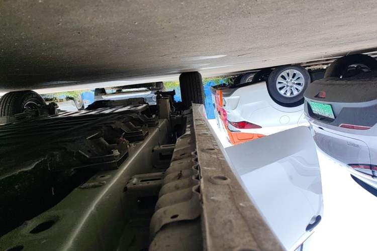 Used Wuling Hongguang New Energy 2024 All-Electric Model 300KM Practical Version Right Side Sill