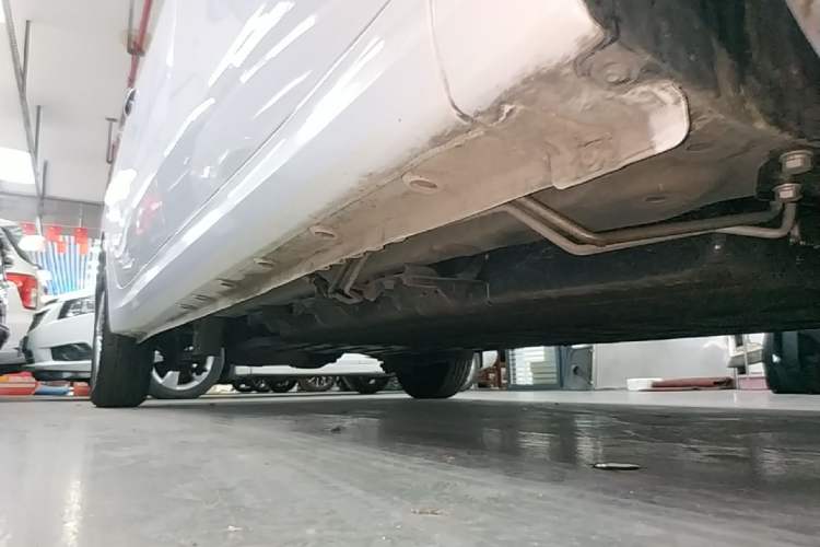 Used Wuling Hongguang New Energy 2024 All-Electric Model 300KM Standard Version Right Side Sill