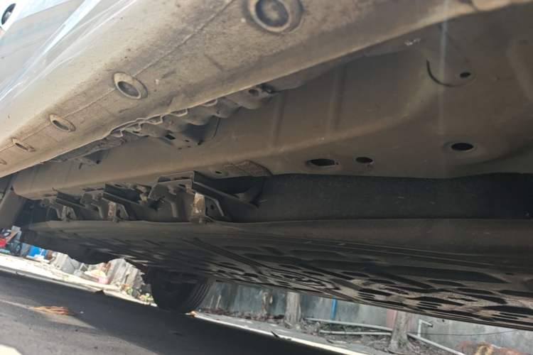 Used Wuling Hongguang New Energy 2024 All-Electric Model 300KM Practical Version Right Side Sill
