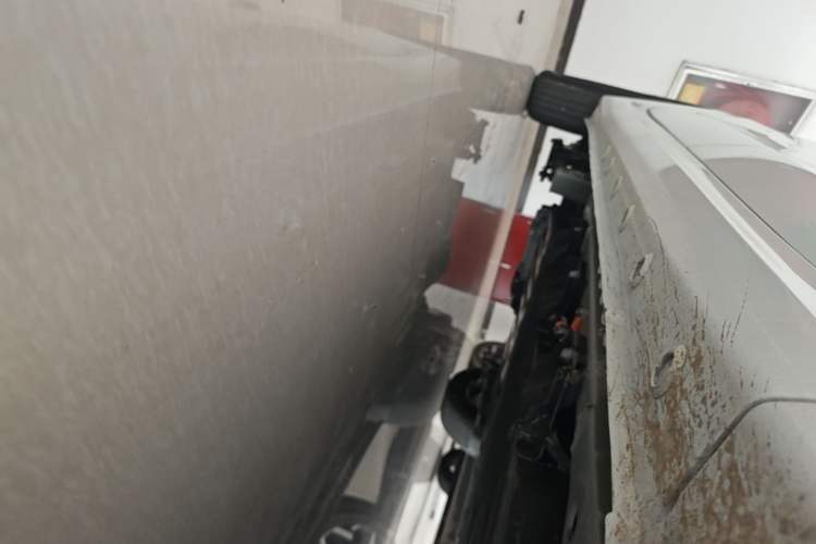 Used Wuling Hongguang New Energy 2024 All-Electric Model 300KM Practical Version Right Side Sill