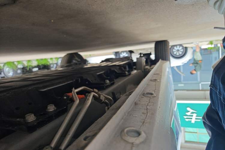 Used Wuling Hongguang New Energy 2024 All-Electric Model 300KM Standard Version Right Side Sill