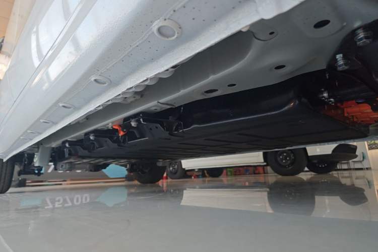 Used Wuling Hongguang New Energy 2024 All-Electric Model 300KM Practical Version Right Side Sill