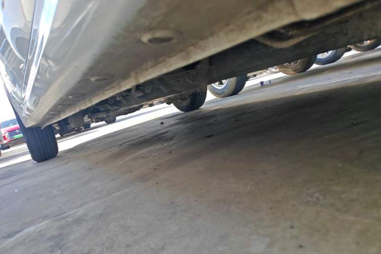Used Wuling Hongguang New Energy 2024 All-Electric Model 300KM Standard Version Right Side Sill