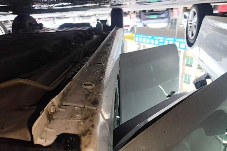 Used Wuling Hongguang New Energy 2024 All-Electric Model 300KM Standard Version Right Side Sill