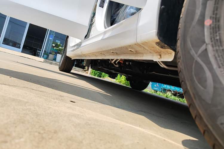 Used Wuling Hongguang New Energy 2024 All-Electric Model 300KM Standard Version Right Side Sill