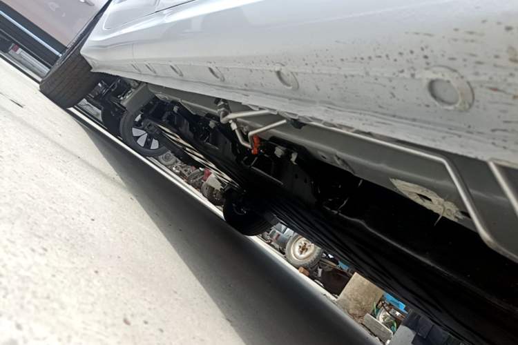 Used Wuling Hongguang New Energy 2024 All-Electric Model 300KM Standard Version Right Side Sill
