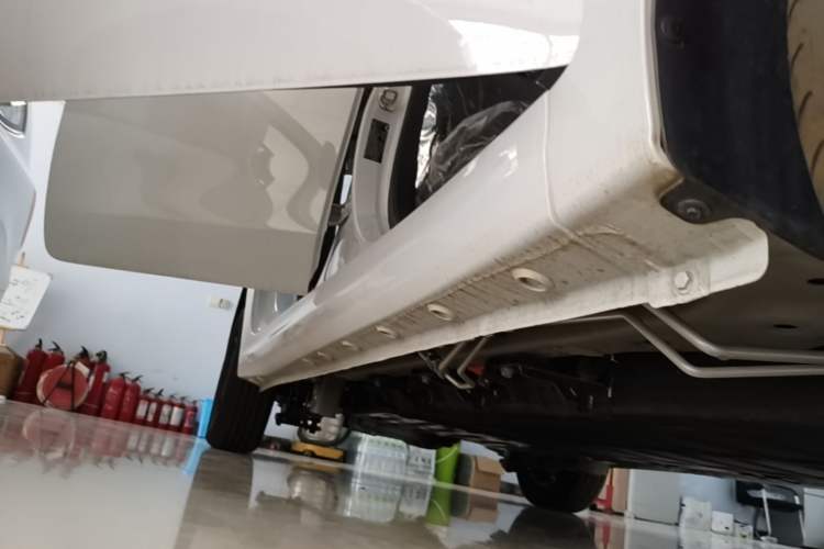 Used Wuling Hongguang New Energy 2024 All-Electric Model 300KM Standard Version Right Side Sill