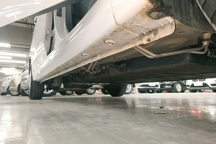 Used Wuling Hongguang New Energy 2024 All-Electric Model 300KM Standard Version Right Side Sill
