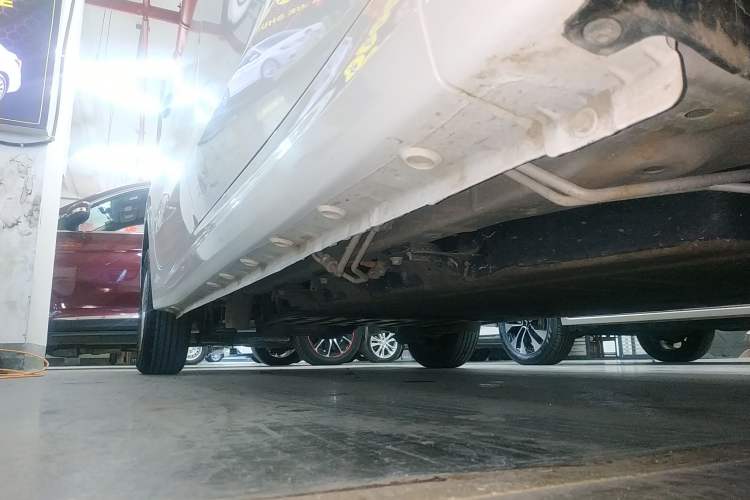 Used Wuling Hongguang New Energy 2024 All-Electric Model 300KM Standard Version Right Side Sill