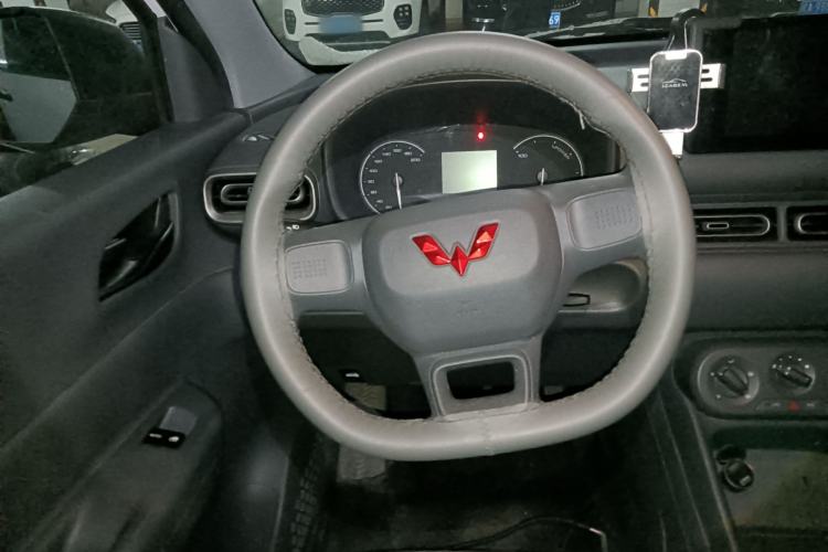 Used Wuling Hongguang New Energy 2024 All-Electric Model 300KM Standard Version Steering Wheel