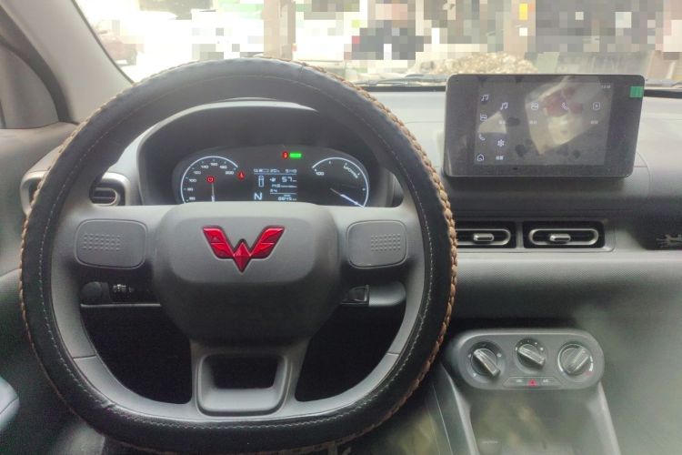 Used Wuling Hongguang New Energy 2024 All-Electric Model 300KM Standard Version Steering Wheel