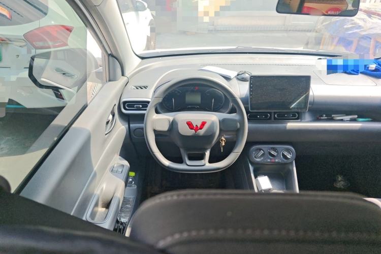 Used Wuling Hongguang New Energy 2024 All-Electric Model 300KM Practical Version Steering Wheel