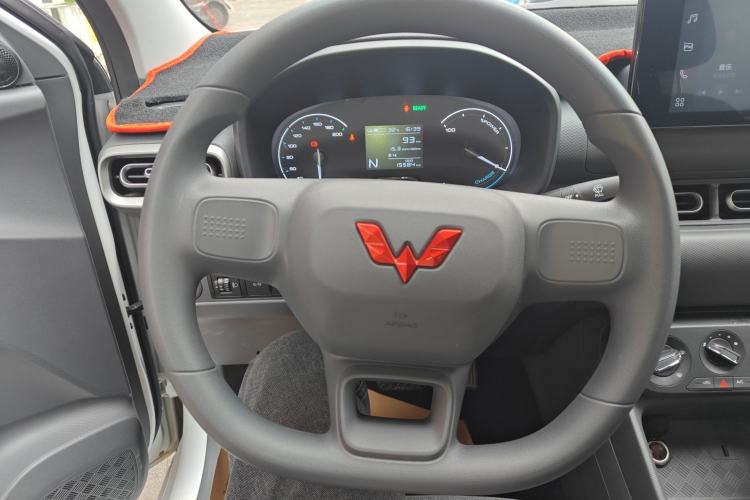 Used Wuling Hongguang New Energy 2024 All-Electric Model 300KM Standard Version Steering Wheel