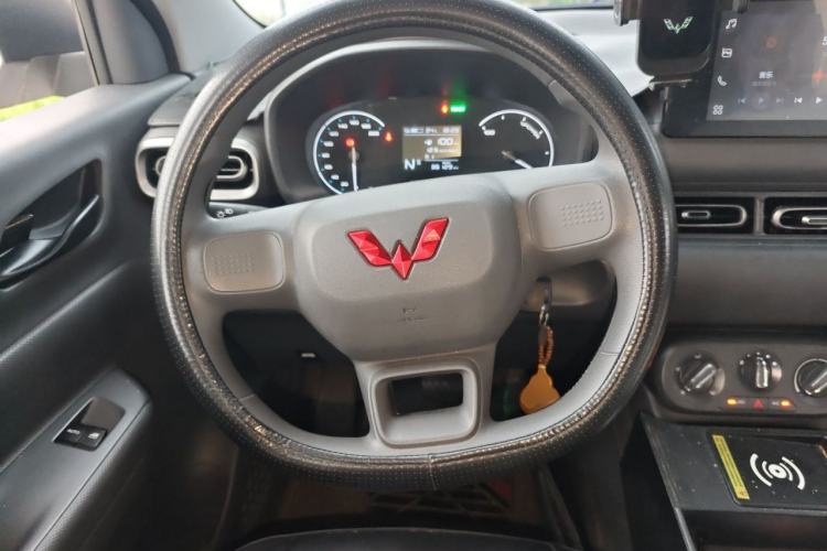 Used Wuling Hongguang New Energy 2024 All-Electric Model 300KM Standard Version Steering Wheel