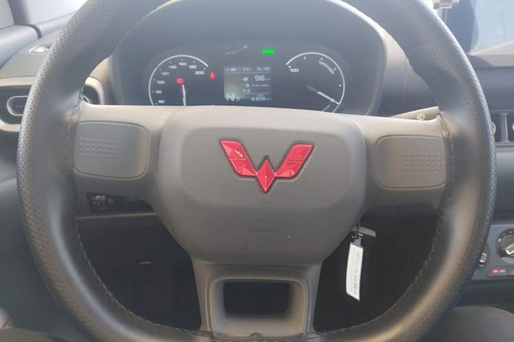 Used Wuling Hongguang New Energy 2024 All-Electric Model 300KM Standard Version Steering Wheel