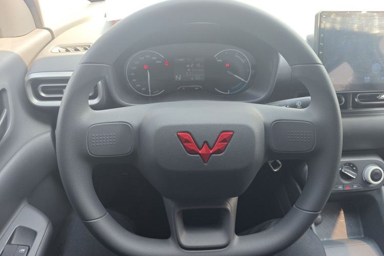 Used Wuling Hongguang New Energy 2024 All-Electric Model 300KM Practical Version Steering Wheel