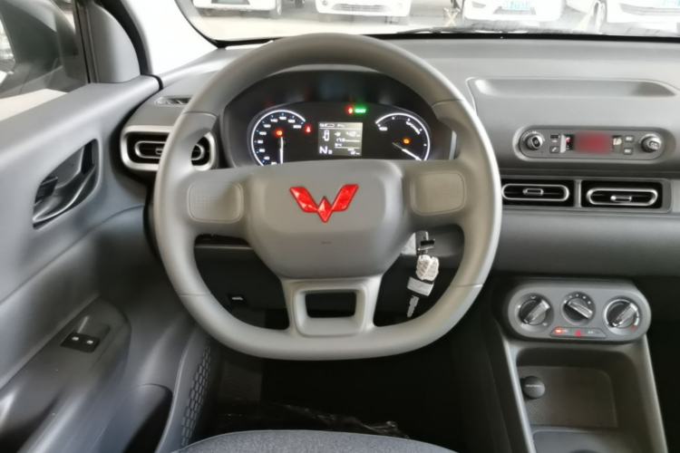 Used Wuling Hongguang New Energy 2024 All-Electric Model 300KM Practical Version Steering Wheel