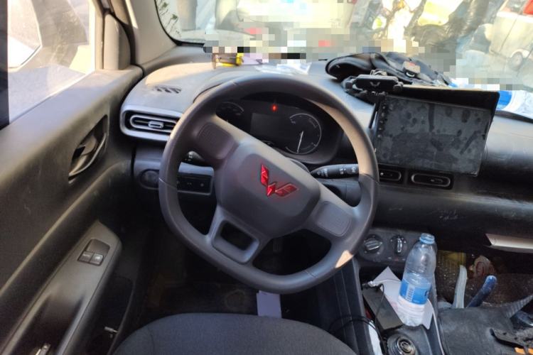 Used Wuling Hongguang New Energy 2024 All-Electric Model 300KM Practical Version Steering Wheel