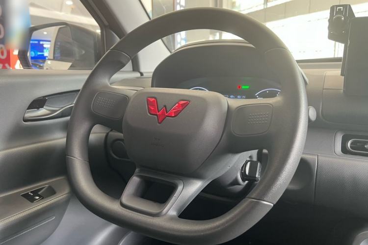 Used Wuling Hongguang New Energy 2024 All-Electric Model 300KM Standard Version Steering Wheel