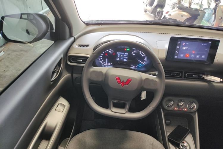 Used Wuling Hongguang New Energy 2024 All-Electric Model 300KM Standard Version Steering Wheel