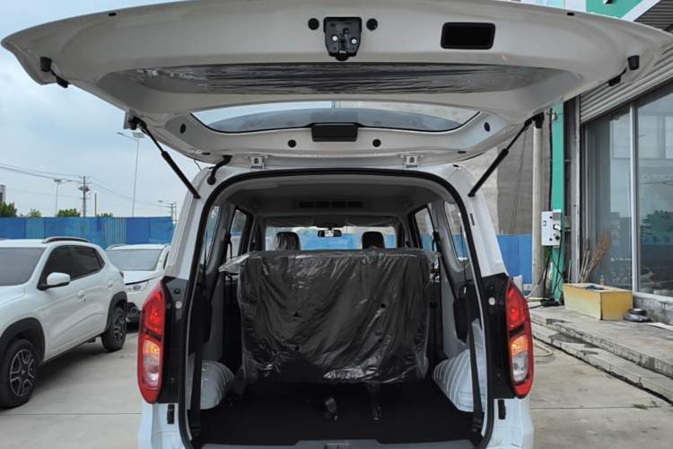 Used Wuling Hongguang New Energy 2024 All-Electric Model 300KM Standard Version Trunk