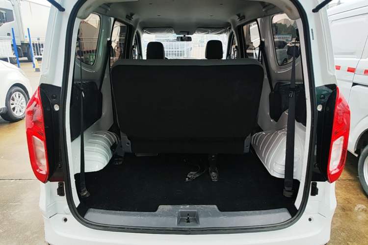 Used Wuling Hongguang New Energy 2024 All-Electric Model 300KM Practical Version Trunk