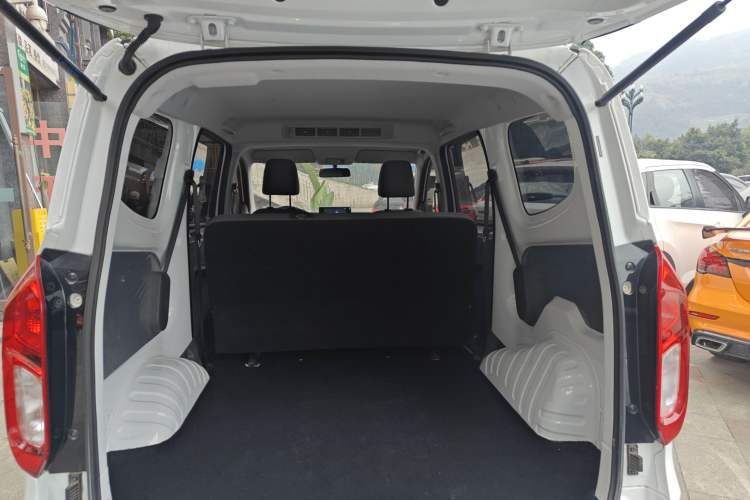Used Wuling Hongguang New Energy 2024 All-Electric Model 300KM Standard Version Trunk