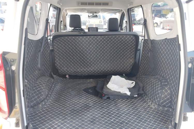 Used Wuling Hongguang New Energy 2024 All-Electric Model 300KM Standard Version Trunk